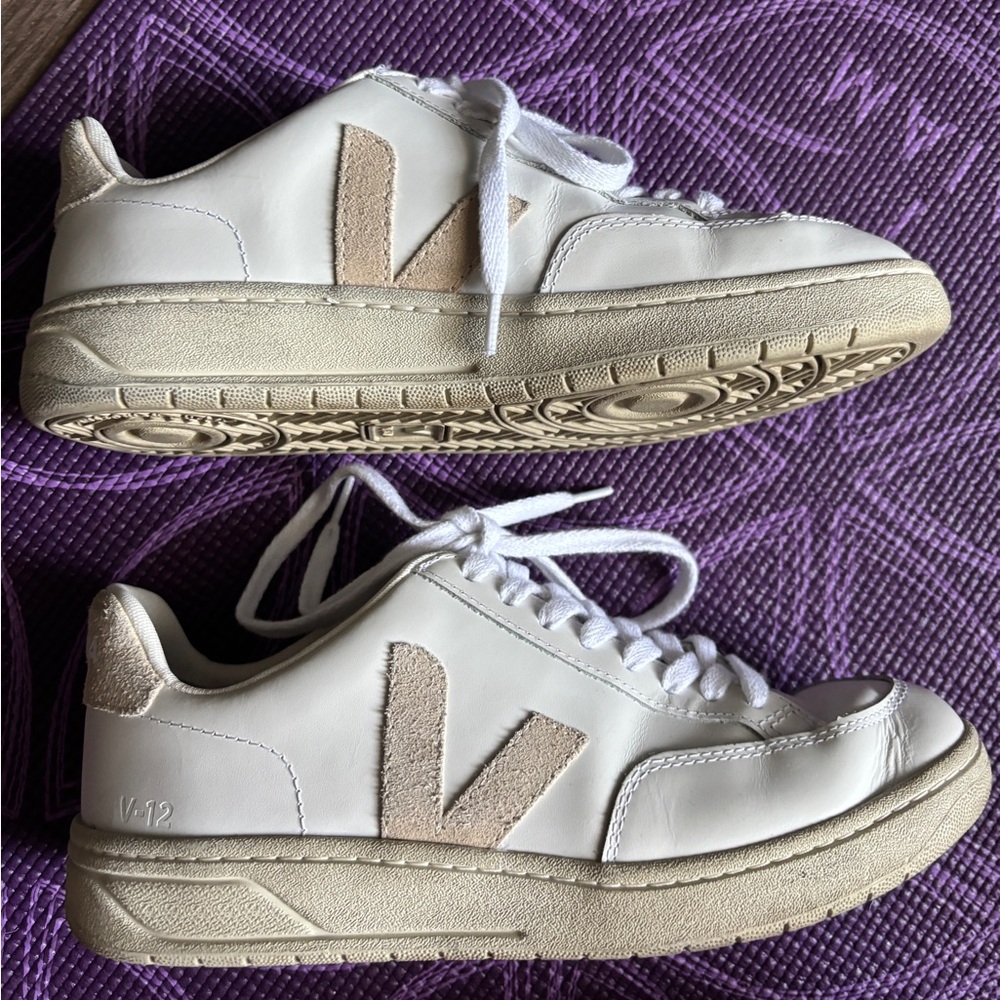 Veja V-12 Leather White Sable Size 39 UK, Size 8 US - Picture 8 of 11